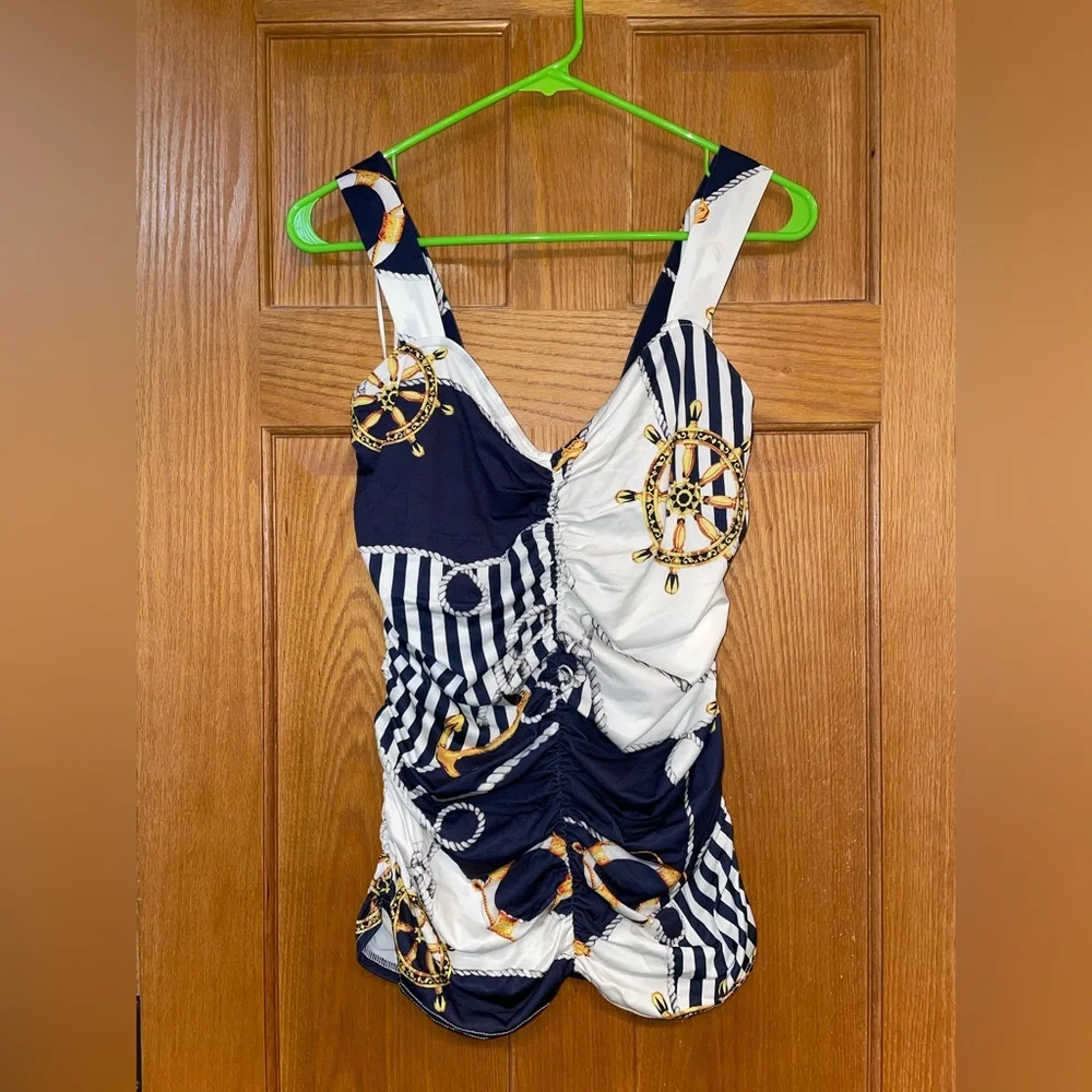 Printed Ruched Top - Picture 1 of 5